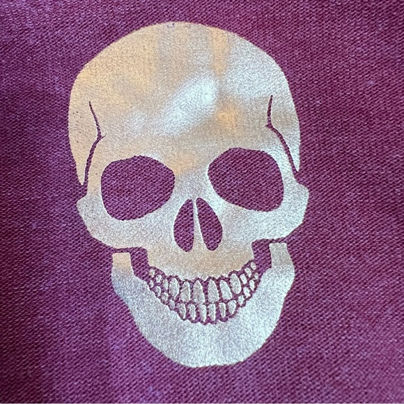 Chaser NWT Crewneck Gold Skull Print Long Sleeve Knit Sweater top Size XS - Picture 5 of 12